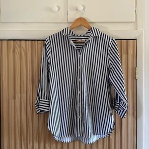 Chico’s No Iron Striped Sateen Shirt (button down tunic) Size 8/10 Medium, NWT